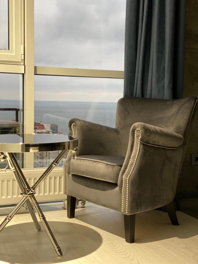 Vip With Sea View In *